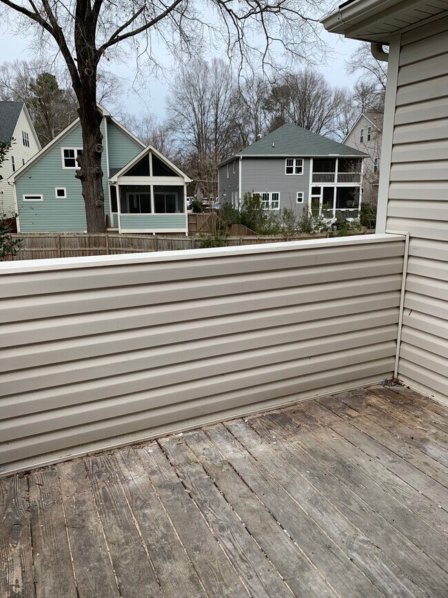 Building Photo - 130 Manhattan Ct