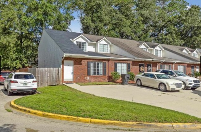 Foto del edificio - 2458 Emerald Ridge Loop