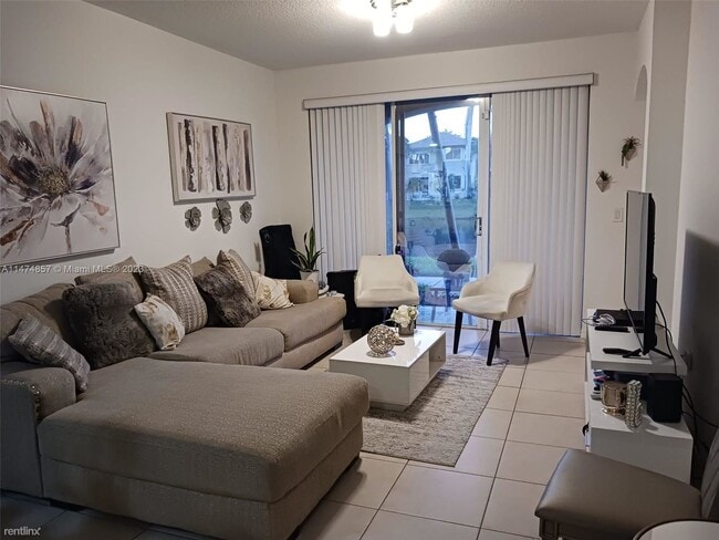 Building Photo - 3 br, 2 bath House - 6740 NW 114th Ave Apt...