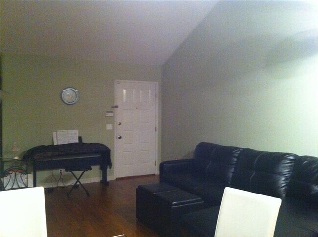 Foto del edificio - 3 br, 2 bath House - Alexander Way