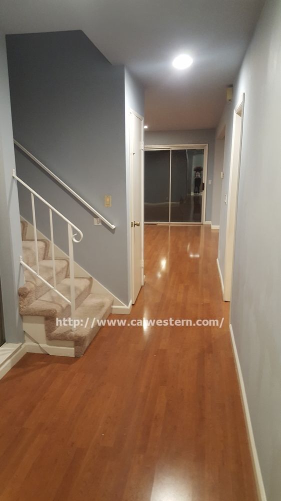 Foto del edificio - 1050 Bret Knoll Ct