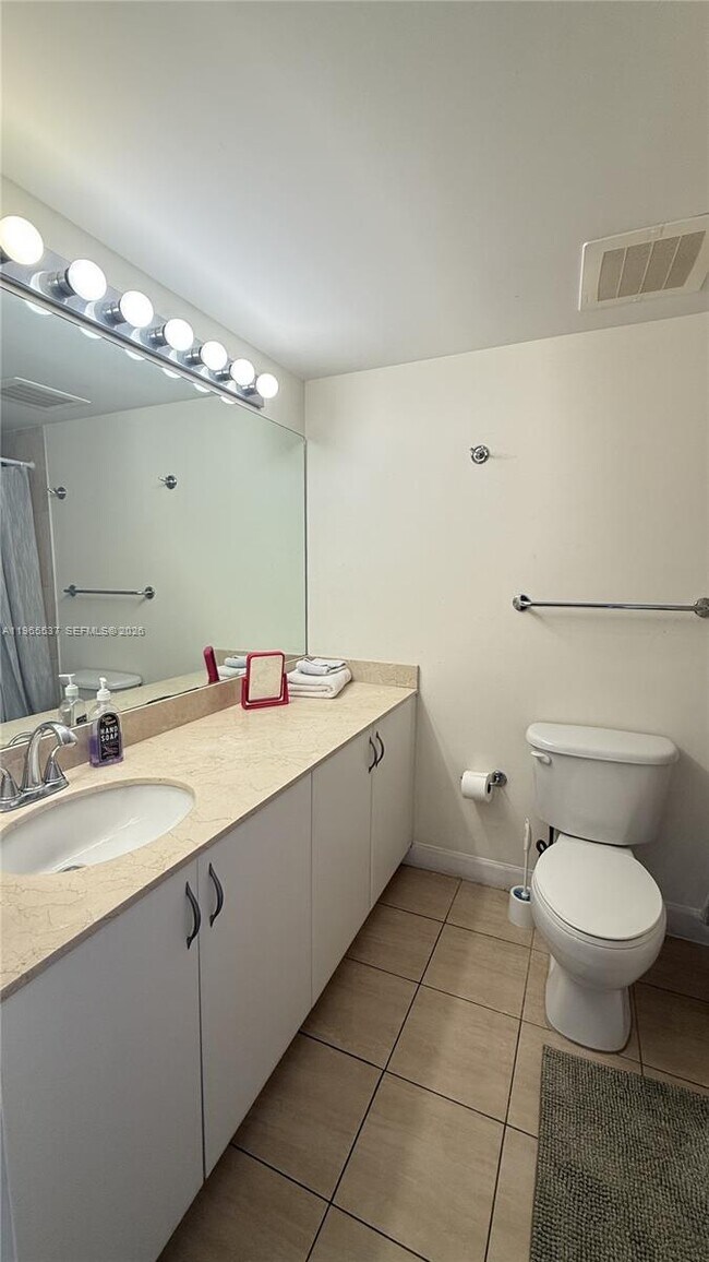 Foto del edificio - 1750 N Bayshore Dr