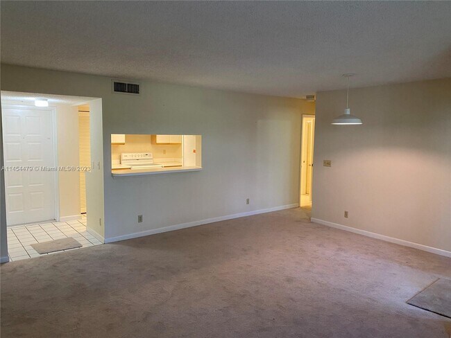 Foto del edificio - 9877 Westview Dr