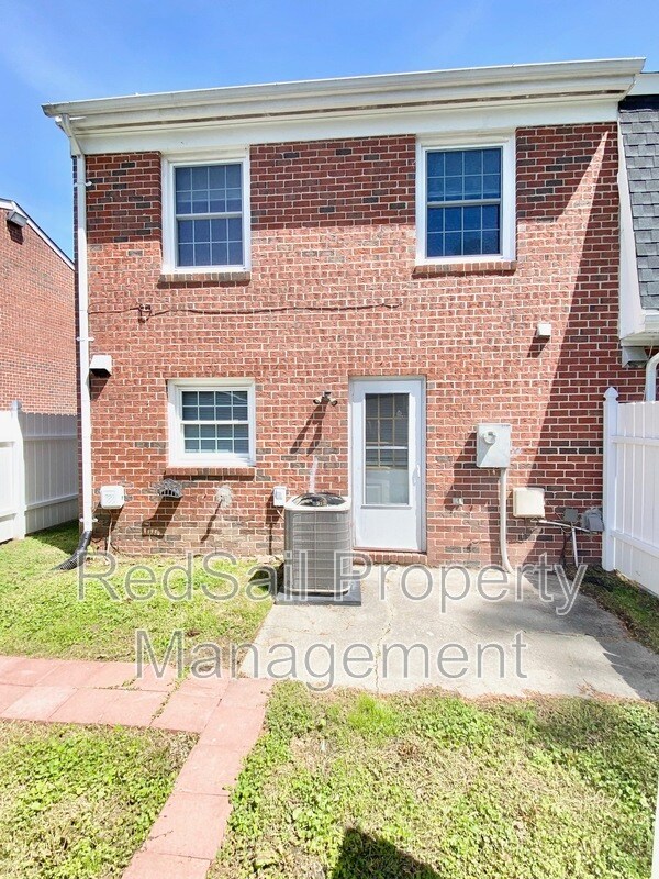 Building Photo - 376 Susan Constant Dr