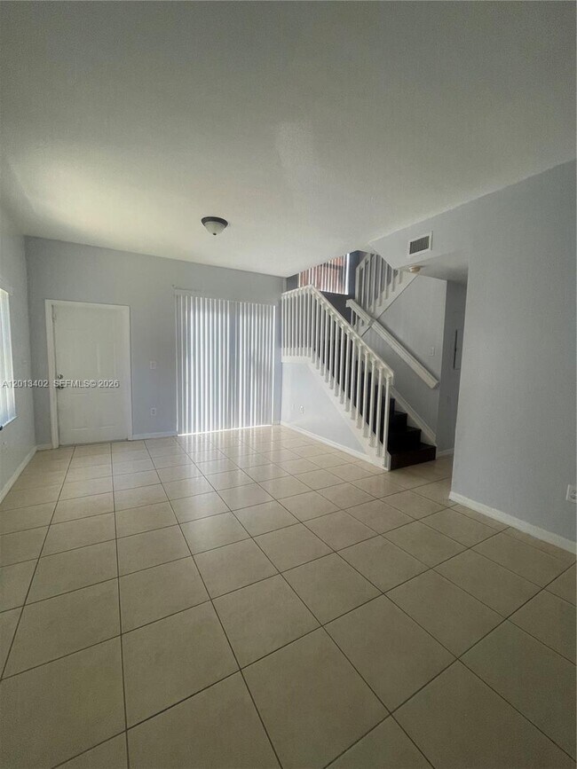 Foto del edificio - 10666 SW 7th St