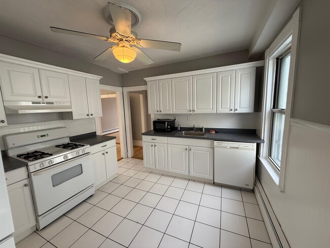 Building Photo - 29 Trull St