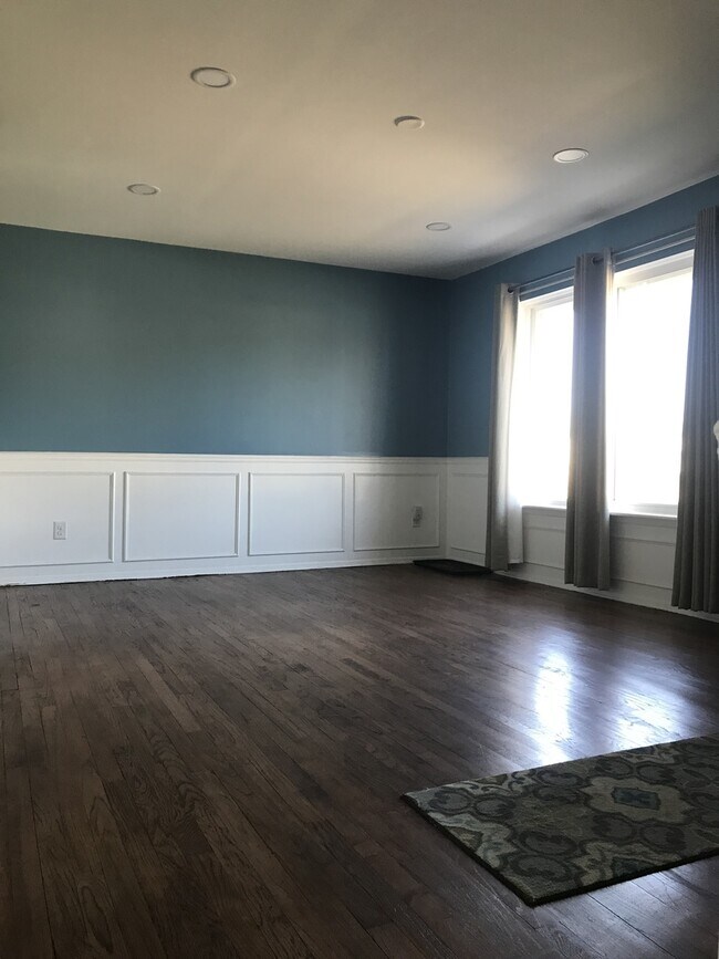 Foto del edificio - 4 BED/2 BATH ADORABLE, SPACIOUS SINGLE FAMILY HOME ---- FORREST DR. CANTON