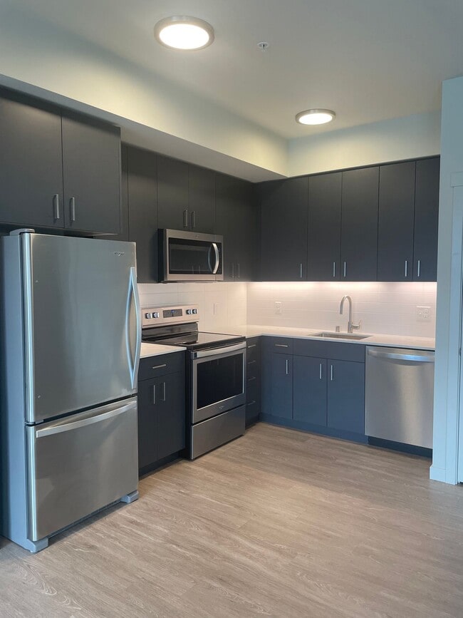 Building Photo - Roomy, 612 Square Foot, 1-Bedroom Home wit...