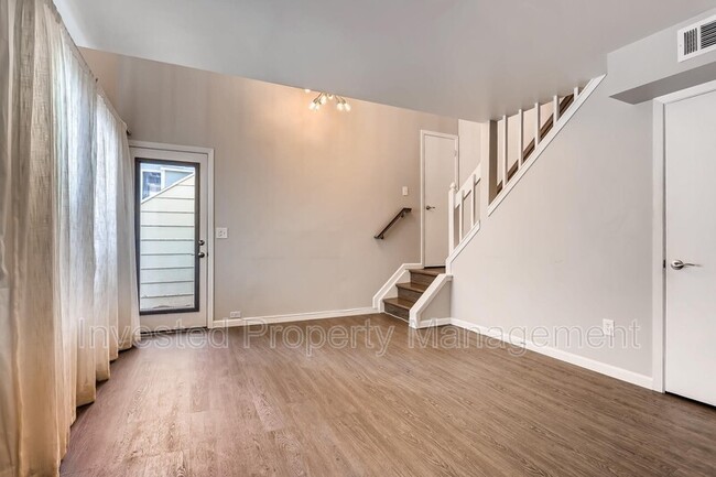 Building Photo - 909 S Dawson Way