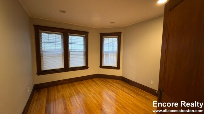 Foto del edificio - 13 Story St