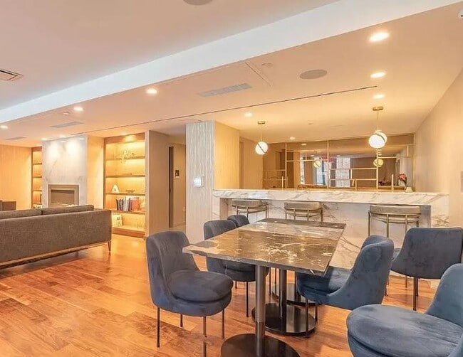 Foto del edificio - 107 Columbia Heights