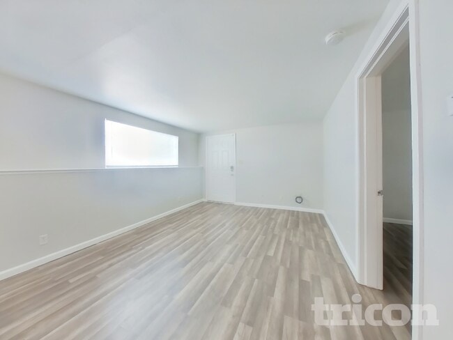 Building Photo - 331 San Marino Ave