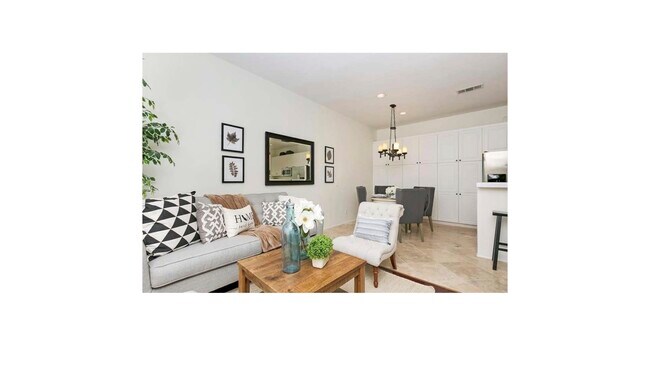 Foto del edificio - 12650 Carmel Country Rd