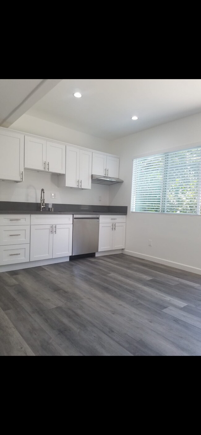 Sala de estar. - 1102 Centinela Ave