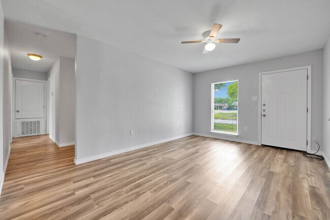 Foto del edificio - 314 Lynhaven Dr