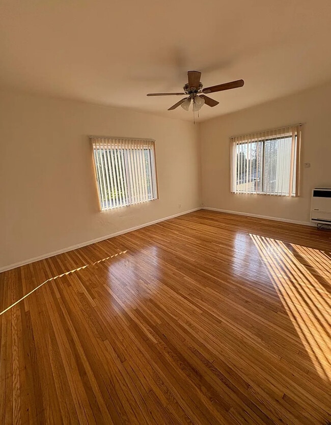 Building Photo - 4262 W 1st St, Los Angeles, CA, 90004