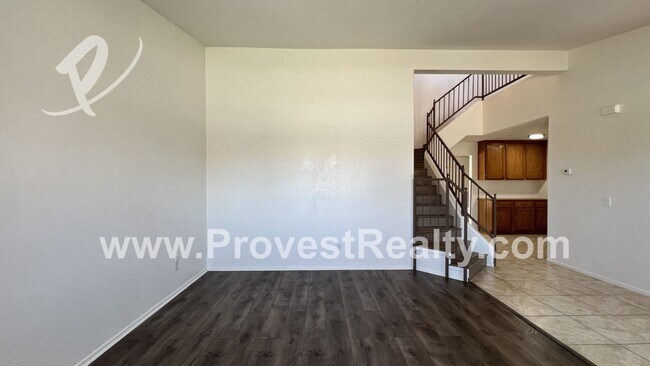 Building Photo - 3 Bed, 2.5 Bath Home with Downstairs Prima...