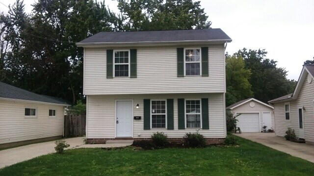 Building Photo - 1264 E 359th St