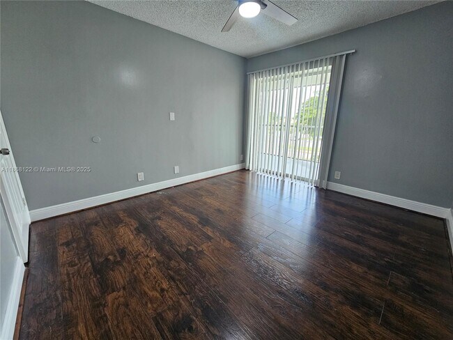 Foto del edificio - 5686 Rock Island Rd