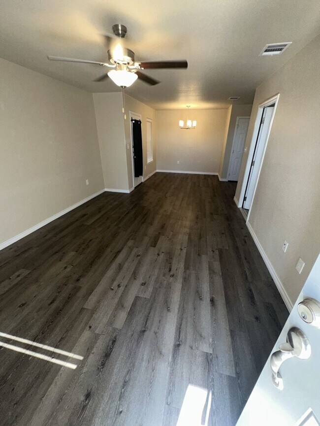 Foto del edificio - AVAILABLE NOW! (SECTION 8 ACCEPTED)