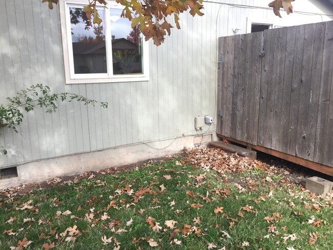 Building Photo - 520 N 38th Pl