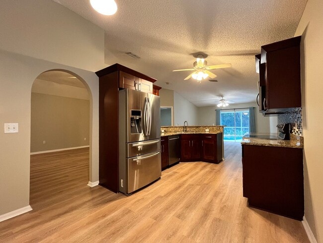 Foto del edificio - Bay Meadows 3/2 pool home!!!