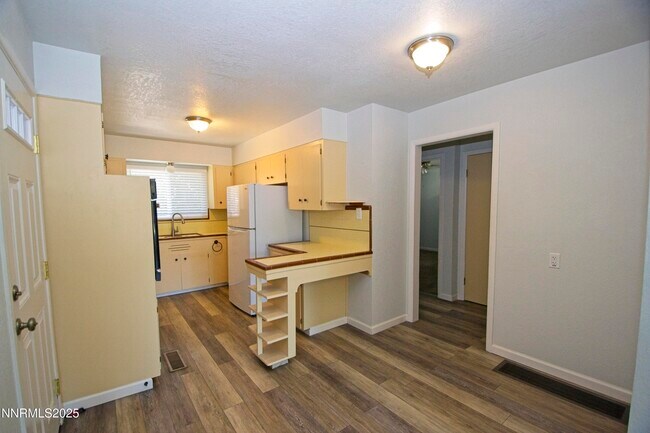 Foto del edificio - 3103 Lakeside Dr