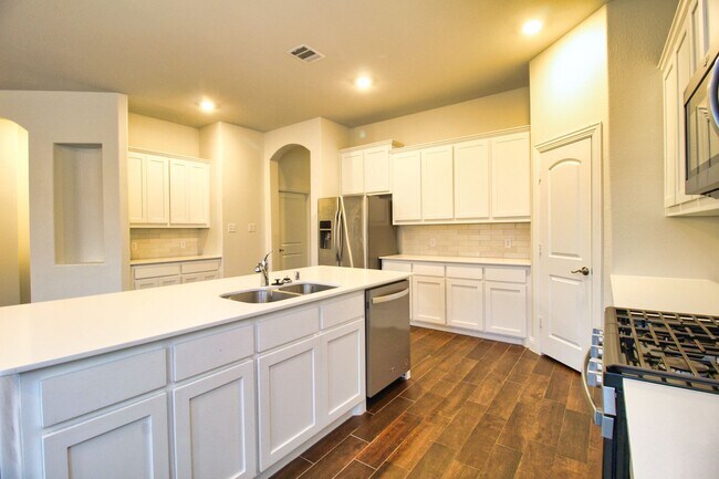 Foto del edificio - 7401 Hawthorne Wy