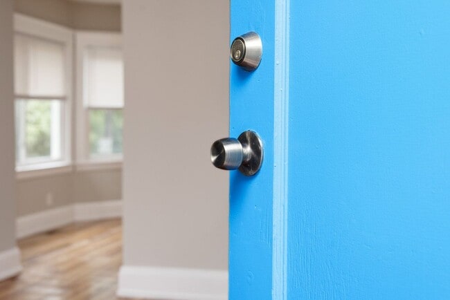 Building Photo - 6717 E Ledge St