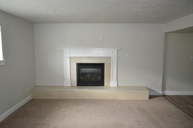 Building Photo - 1025 N 200 E