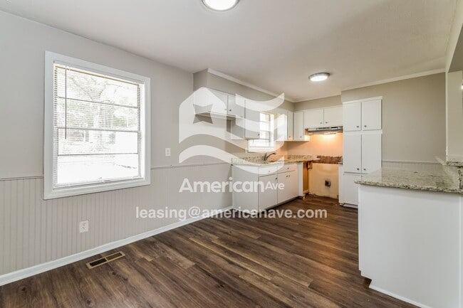 Foto del edificio - 5044 Gardiner Dr