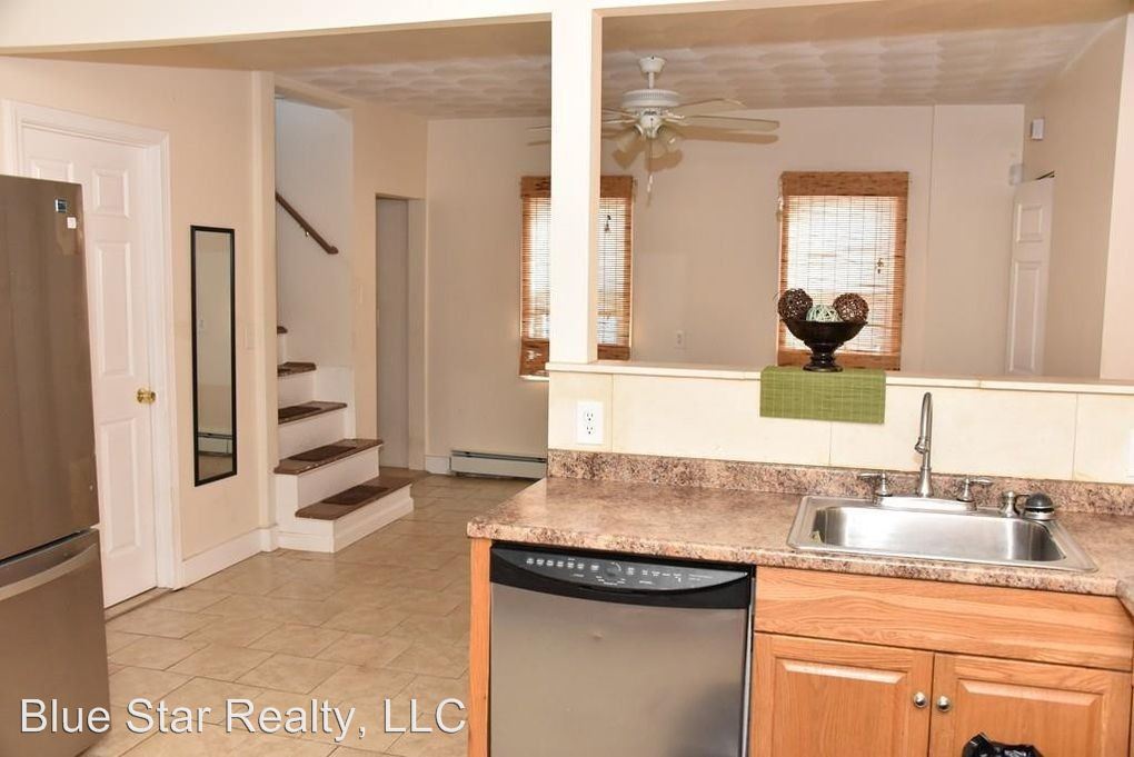 Primary Photo - 3 br, 1.5 bath House - 9 Eva St.