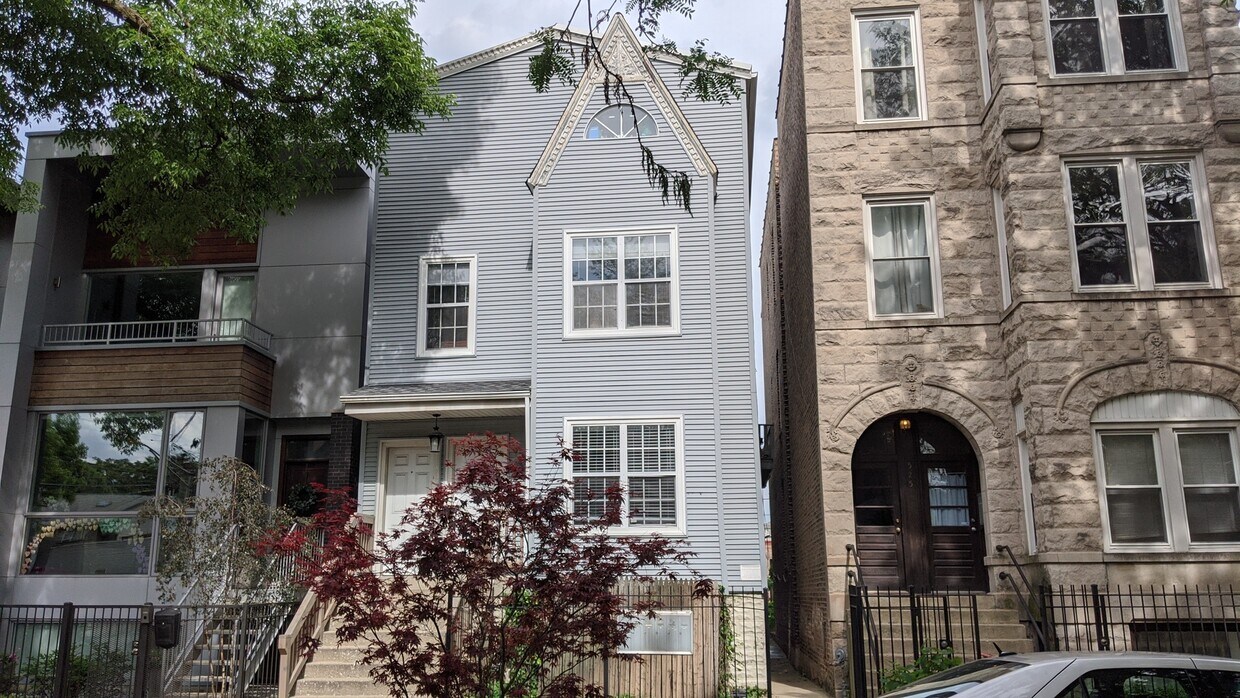 Primary Photo - 527 N Marshfield Ave