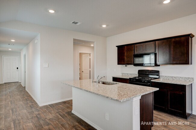 Foto del edificio - Lovely 3 bedroom 2 bath home with fenced y...