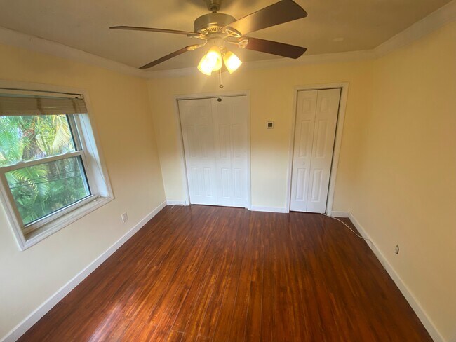 Dormitorio/armarios - 3737 Park St N