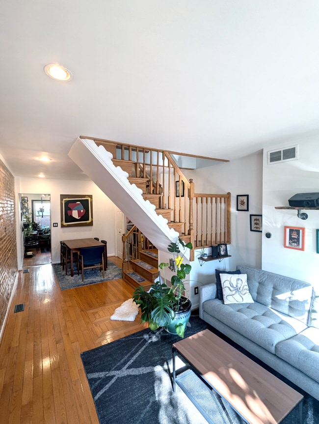 Living room and dining room are open and spacious - 1138 Day St