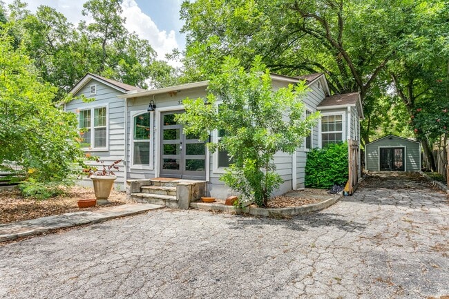 ALAMO HEIGHTS I.S.D. COTTAGE - ALAMO HEIGHTS I.S.D. COTTAGE House