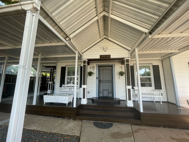 Building Photo - 7410 Ilex St