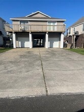 Building Photo - 1826 Port O' Call St