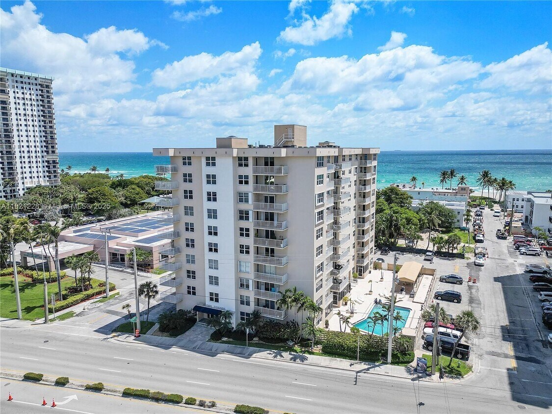 Primary Photo - 1401 S Ocean Dr
