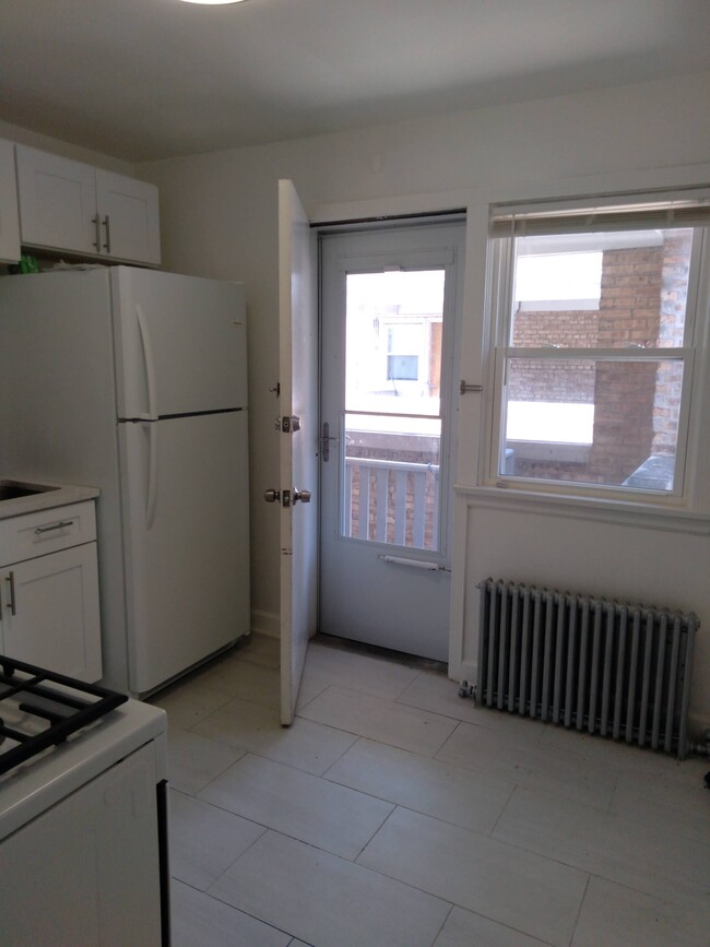 Foto del edificio - Top Floor Spacious 1-Bed in Fantastic Evan...