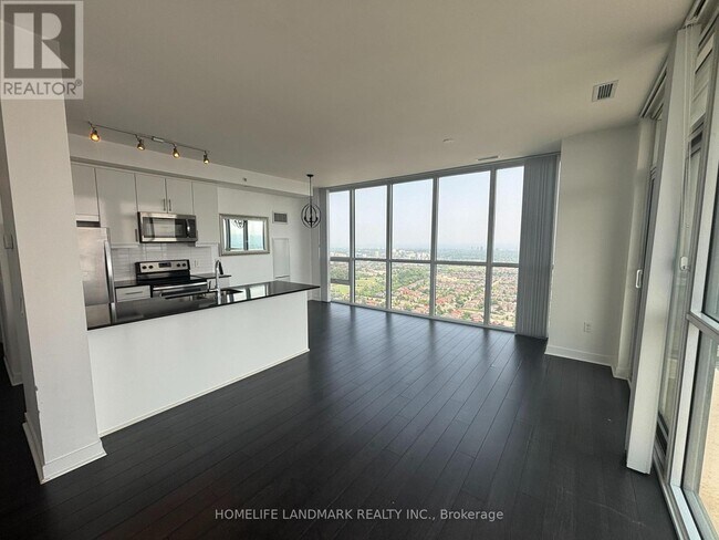 Building Photo - 3975-3975 Grand Park Dr