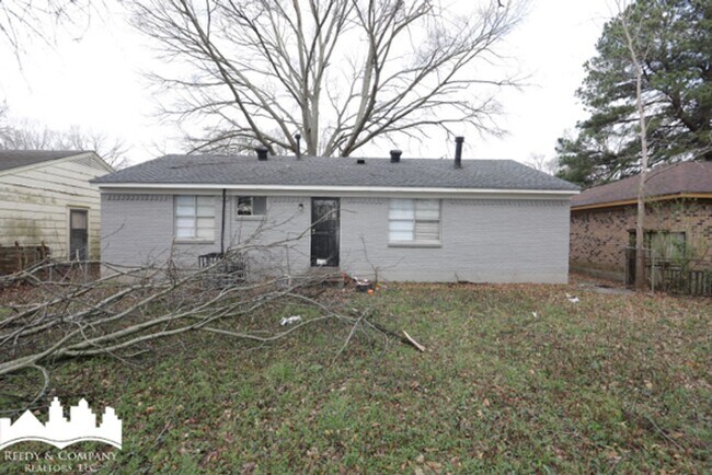 Foto del edificio - 4700 Royal Ridge Dr