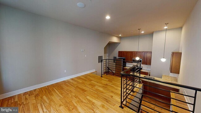 Foto del edificio - 2701 W Girard Ave