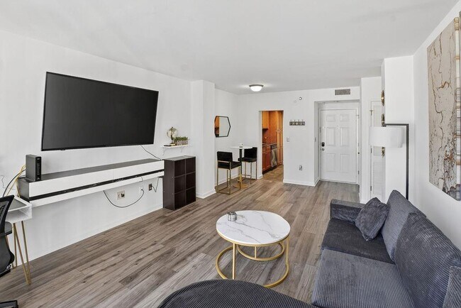 Foto del edificio - 1280 W Peachtree St NW