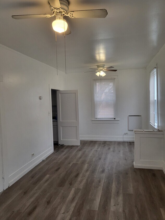 Primary Photo - 2139 Cherry St