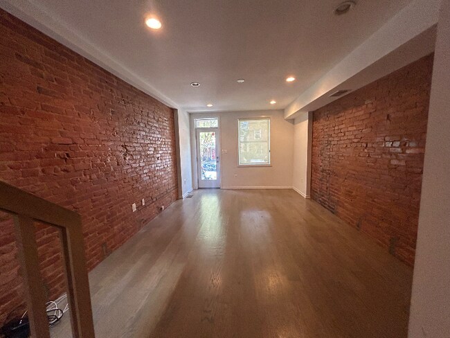 Foto del edificio - 758 Morton St NW