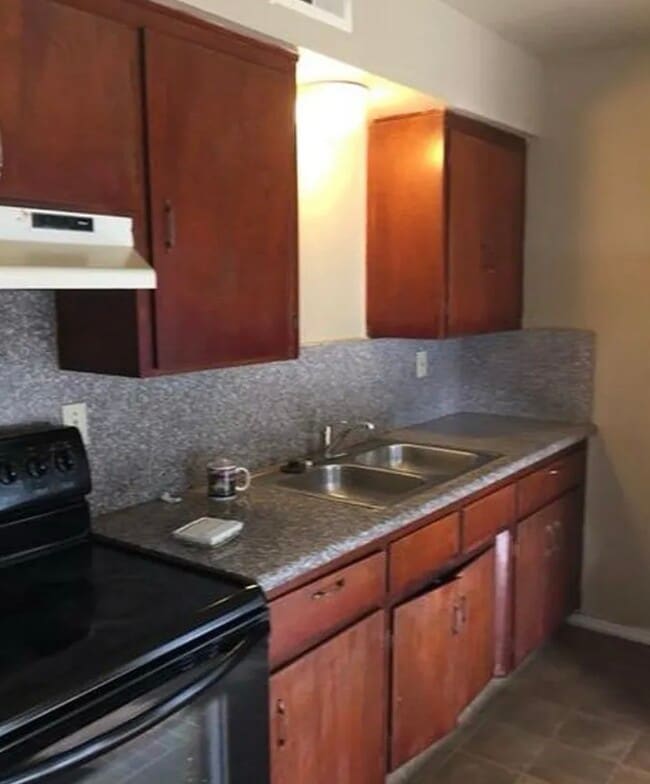 Building Photo - 3065 E Weldon Ave