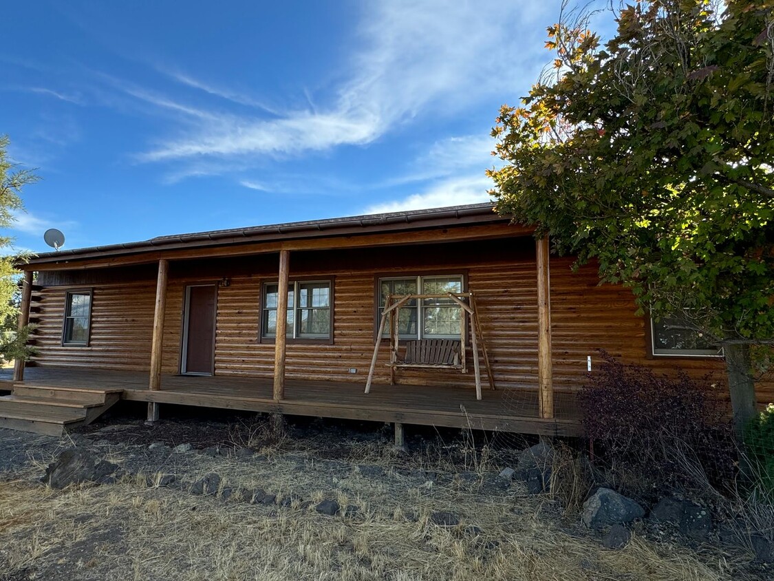 Primary Photo - 3BR 2BA Private Oasis on Acreage in Terreb...