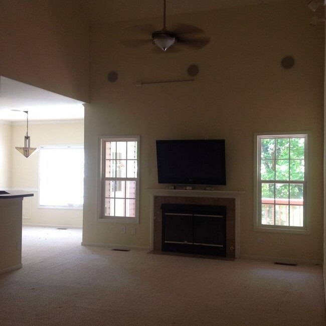 Building Photo - 129 Stratford Pl